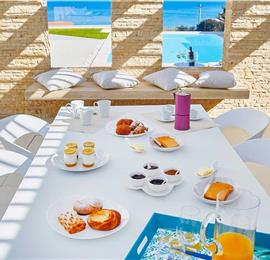 3 bedroom villa with pool & sea views, Alcamo Marina, sleeps 6-7